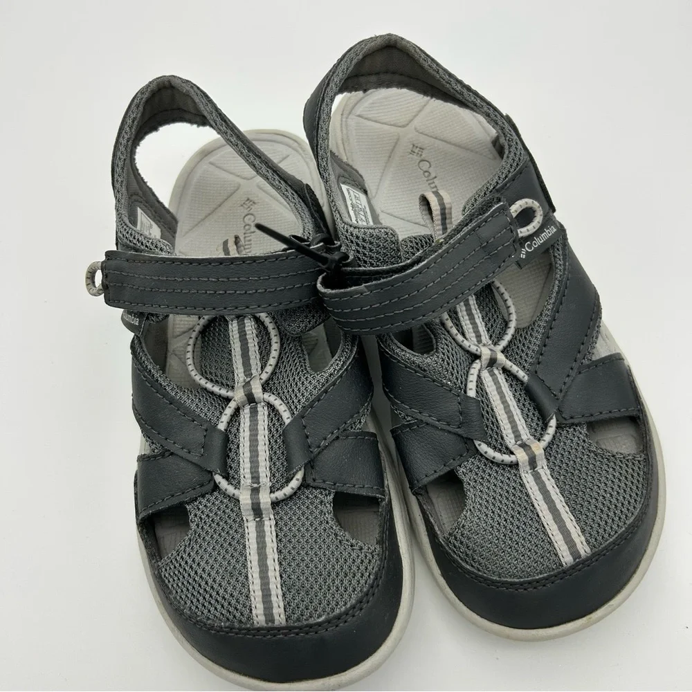 Columbia Kids' size‎ 3 Gray strapped Sandals. water hiking play great condition